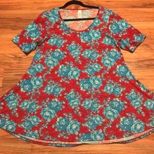 NWOT LulaRoe Perfect T